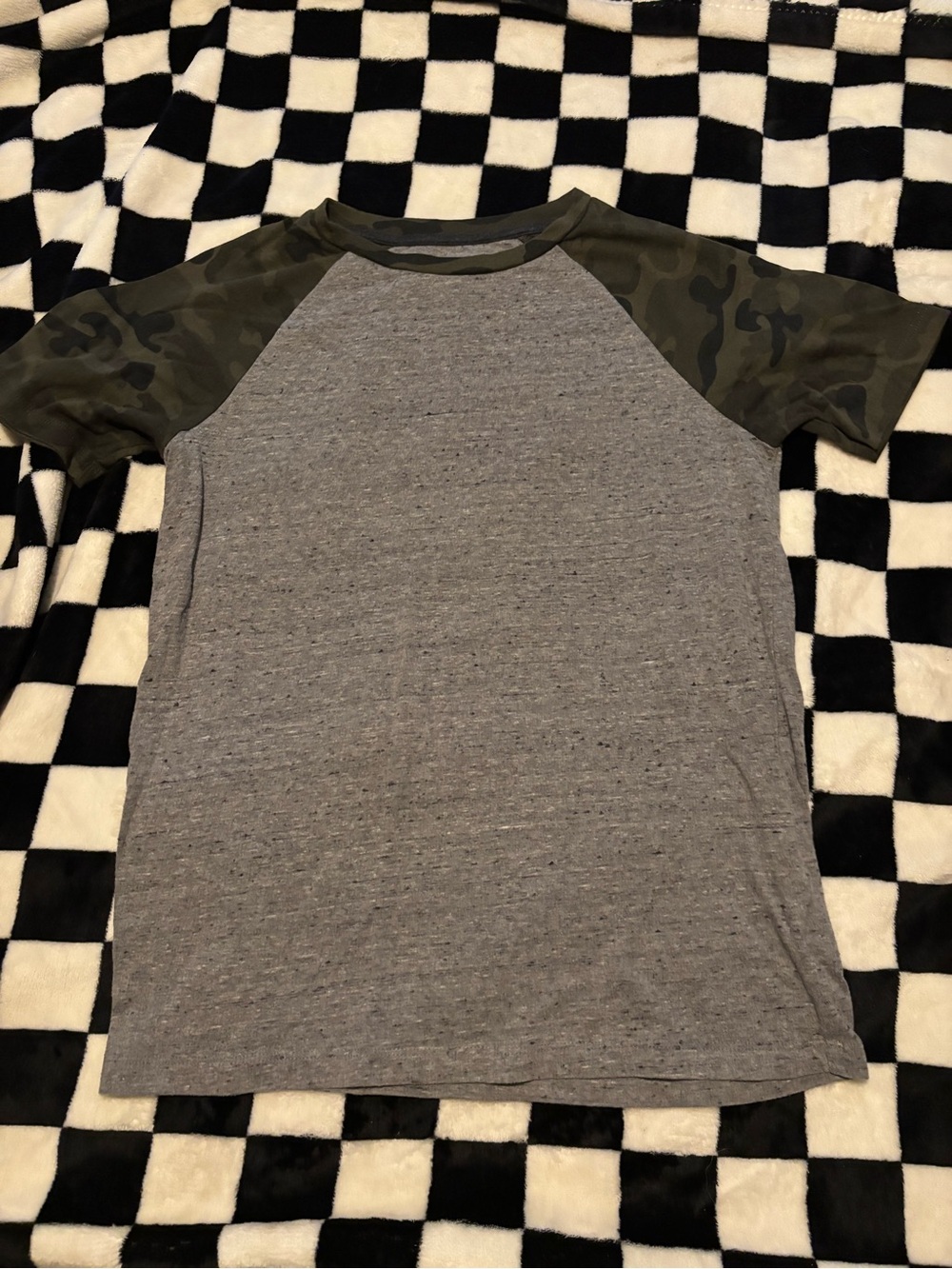 Xlarge 14/16 old navy grey with camo sleeve tshirt